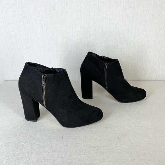 Madden Girl~Women’s ‘Party’ Black Faux Suede Block‎ Heel Bootie~Sz 10 - Picture 7 of 13